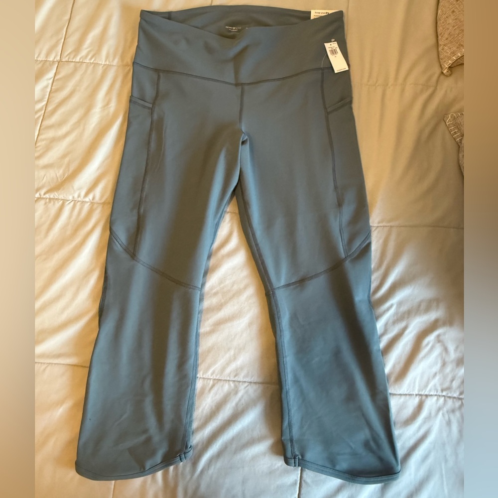 ✨NWT! Old Navy High-Rise PowerSoft Mesh-Panel Cropped Go-Dry Leggings